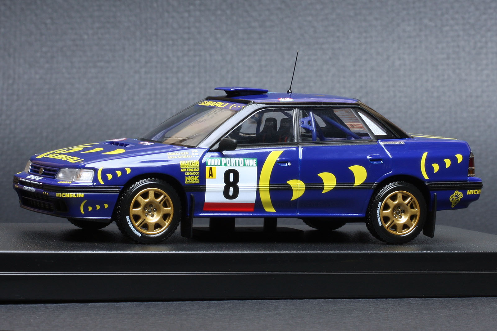 Voiture Subaru Legacy RS Rallye Portugal 1993 Alén numéro 8 - Jeux & Jouets