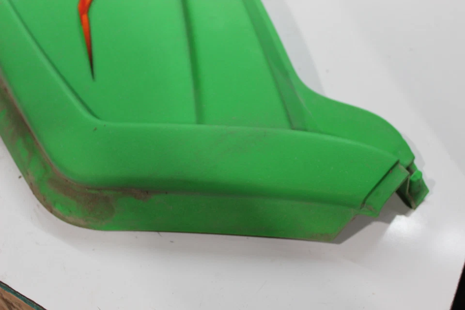 Cubierta de carenado de puerta panel lateral derecho Arctic Cat M5 M6 M7 M8 2005-2011 Foto 2 de 4