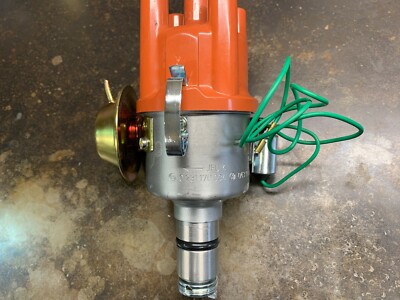 Restored German Bosch 034 SVDA distributor with new vacuum canister