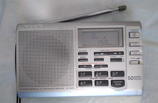 SONY ICF-SW35 FM-stereo/MW/LW/SW, PLL SYNTHESIZED DIGITAL WORLD RECEIVER.