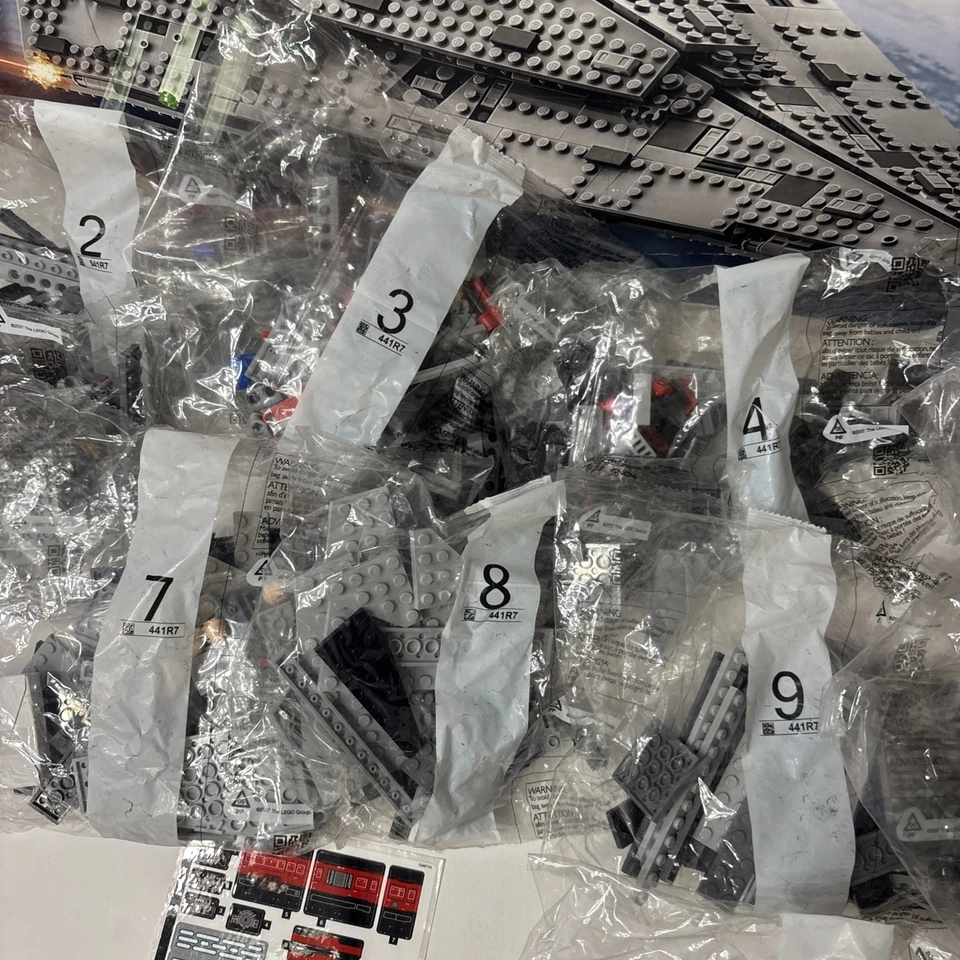 READ LEGO Star Wars First Order Star Destroyer 75190 No Bag #1 No Manual All New - Image 3 of 4