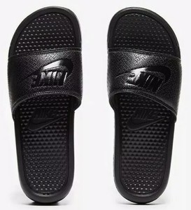 nike benassi triple black