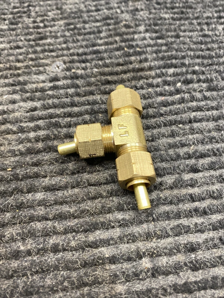 New Everbilt Compression Tee Fitting Brass 3/8" OD LFA-114 - Image 3 of 4