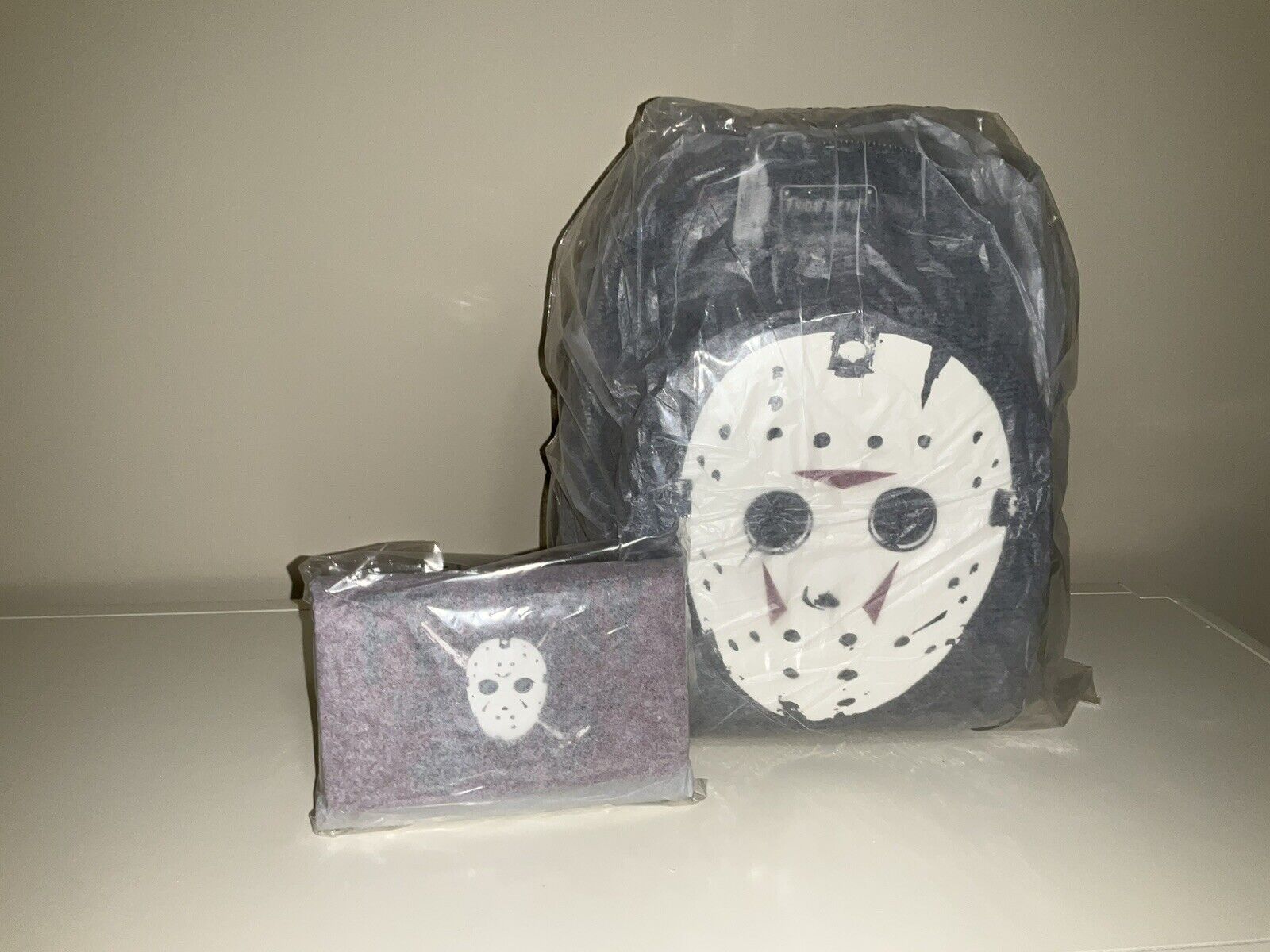 Friday The 13th Jason Mask 11 Mini Backpack With Pull Out Meat Cleaver  Coin Purse