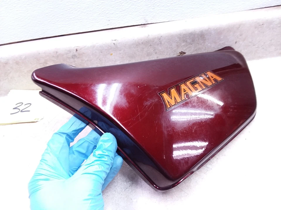 Cubierta lateral izquierda vintage #32 ANX-B238 HONDA MAGNA 700 VF700 VF750 1982-1984 Foto 2 de 4