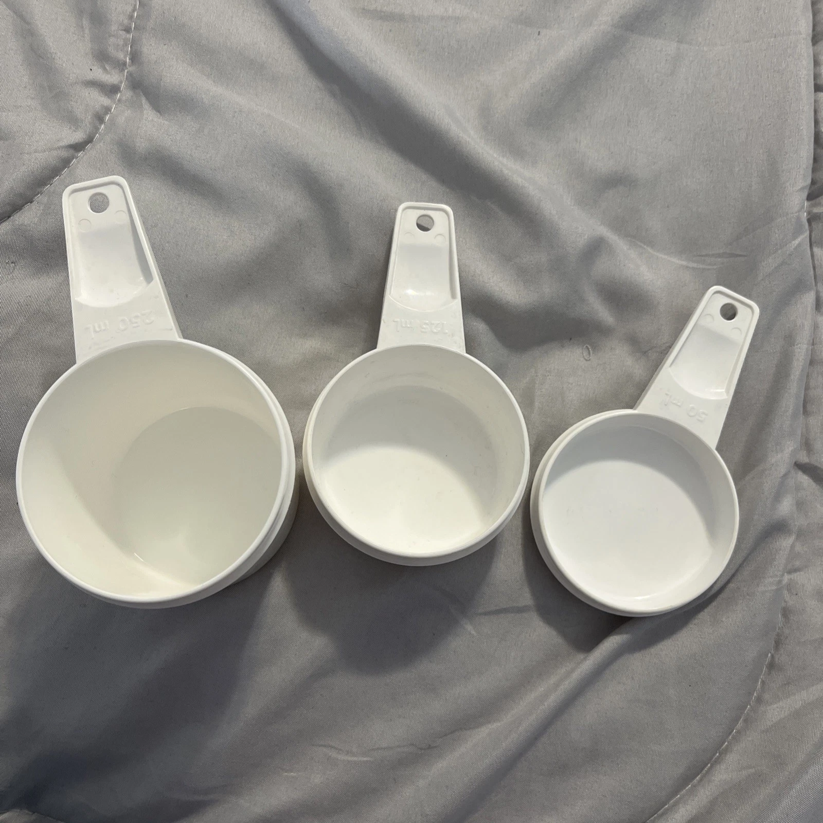Tupperware Vintage Measuring Cup Set Metric Set Of 3 50, 125, 250 ml White