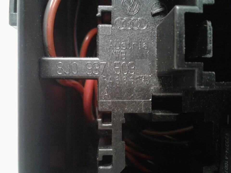 Compartimento de motor caja de fusibles compatible con 08-15 AUDI TT 2097075 Foto 4 de 4