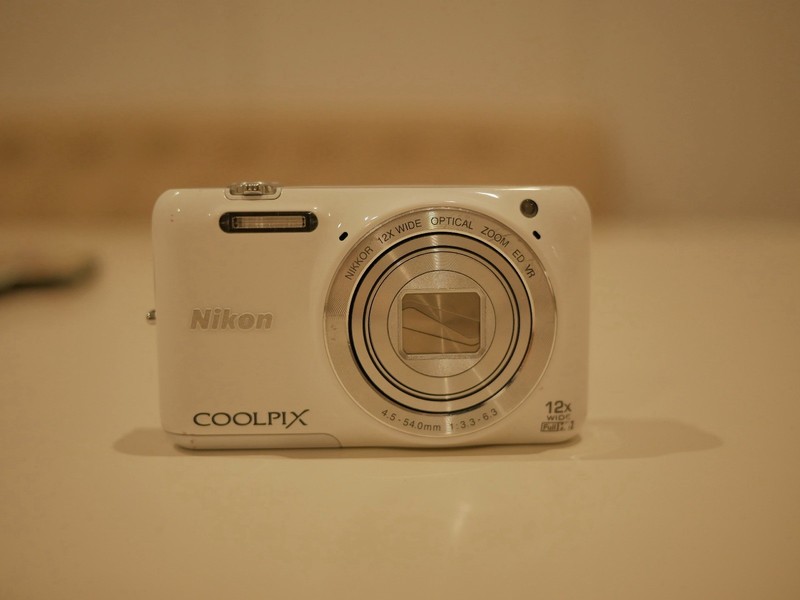 Nikon COOLPIX S6600 12x Zoom f/3.3-6.3 Wi-Fi USB Lithium-Ion White