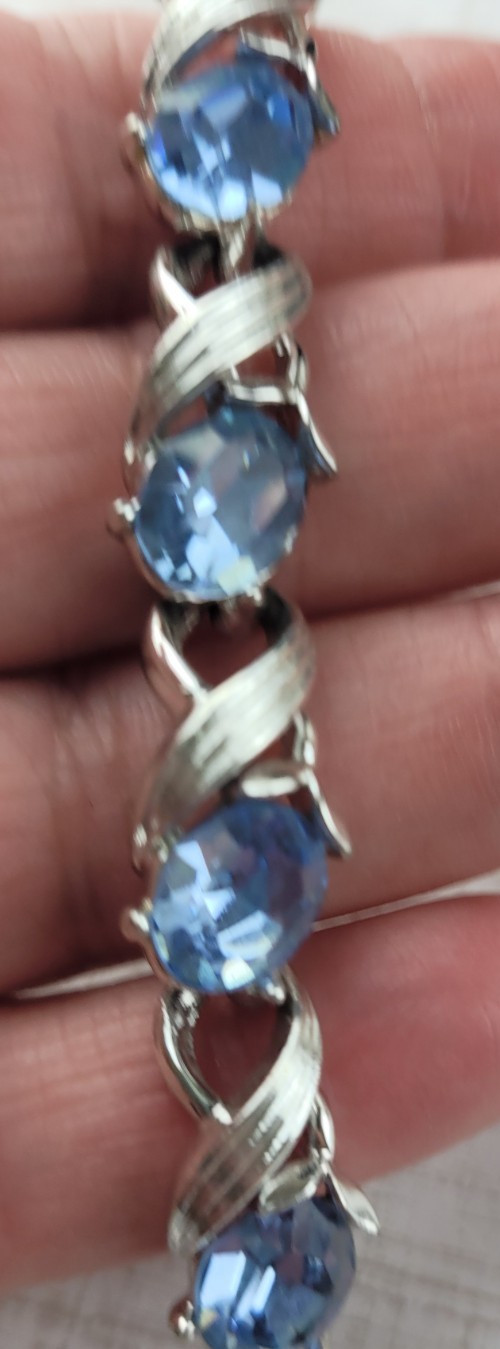 Signed Lisner Silver Tone Blue Rhinestone Bracele… - image 10
