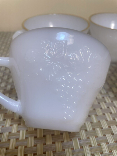 4 Anchor Hocking Milk Glass Cups 6 oz Gold Trim Harvest Grape Vines Set of 4 - Picture 2 of 8