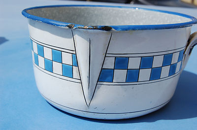 CASSEROLE (petit modèle) en tôle émaillée bleue 1950-60 CASSEROLE (petit modèle) en tôle émaillée bleue 1950-60