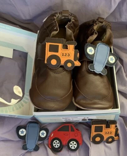 Ropa, zapatos y accesorios para niños Robeez marrones