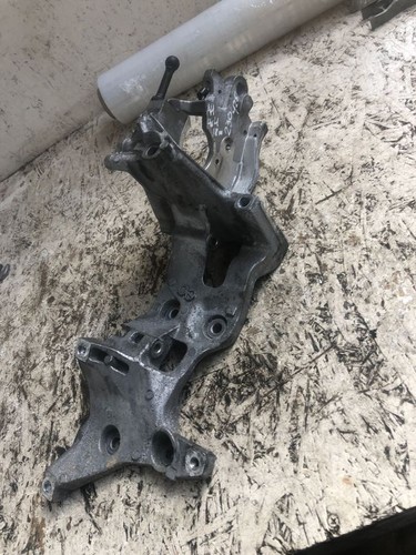 Support Moteur Latéral Droit Pour Volvo V90 MK2 D4 2.0 Diesel (2018) - Pièce D'occasion 31370633
