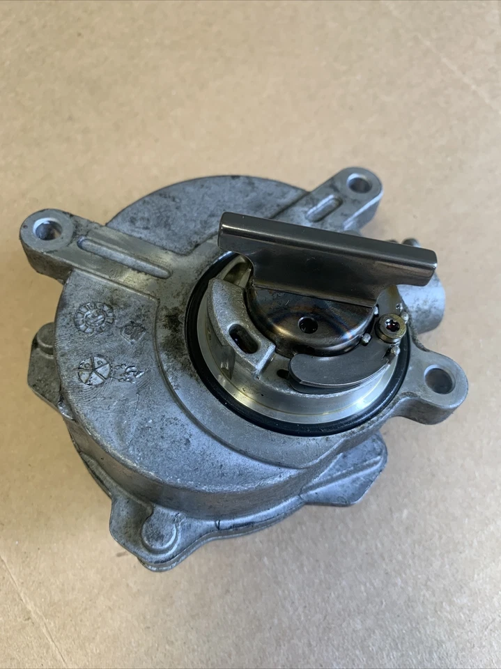 BMW 2004-2010 X5 545i 745i 550i 650i 750i 4.4l 4.8l Vacuum Pump OEM 11667635657 - Image 3 of 4