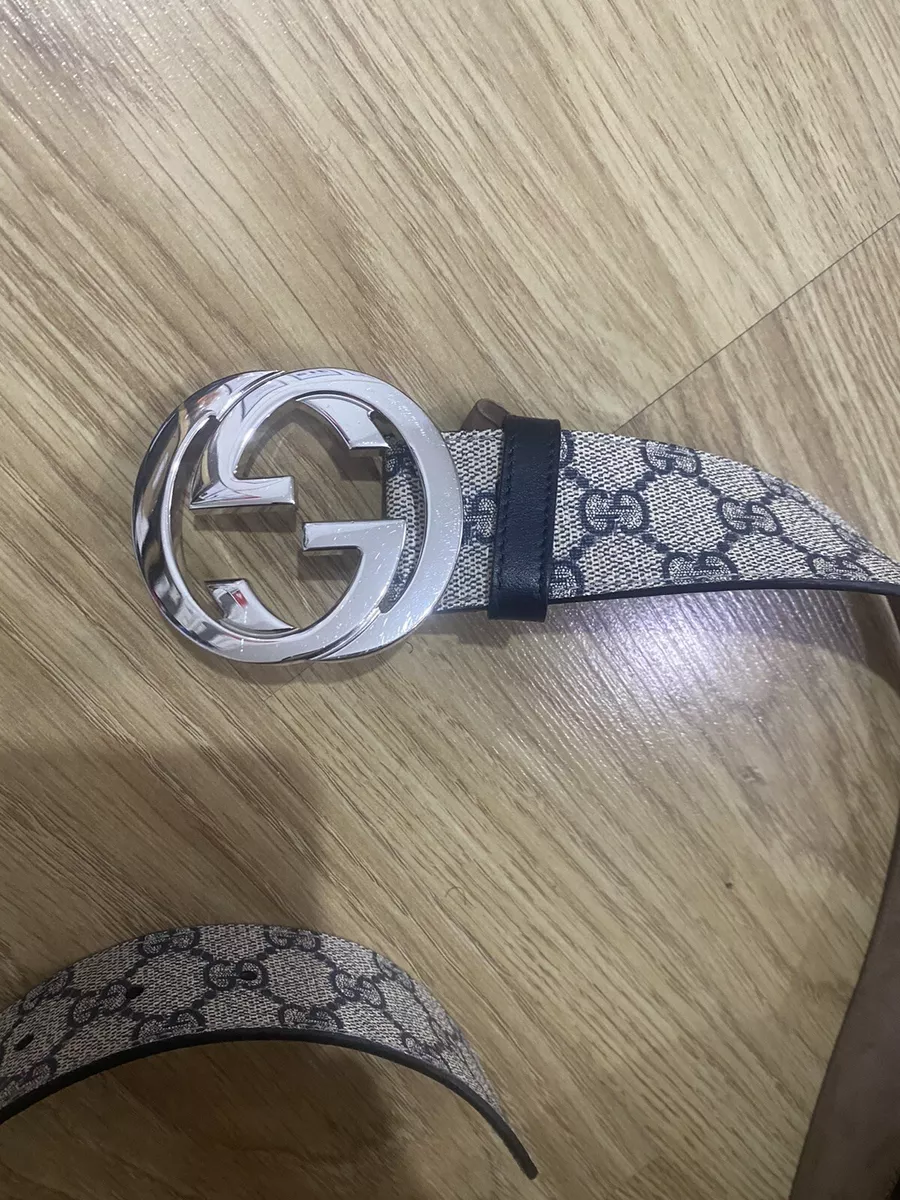 100% Authentic Gucci GG Supreme belt with G buckle