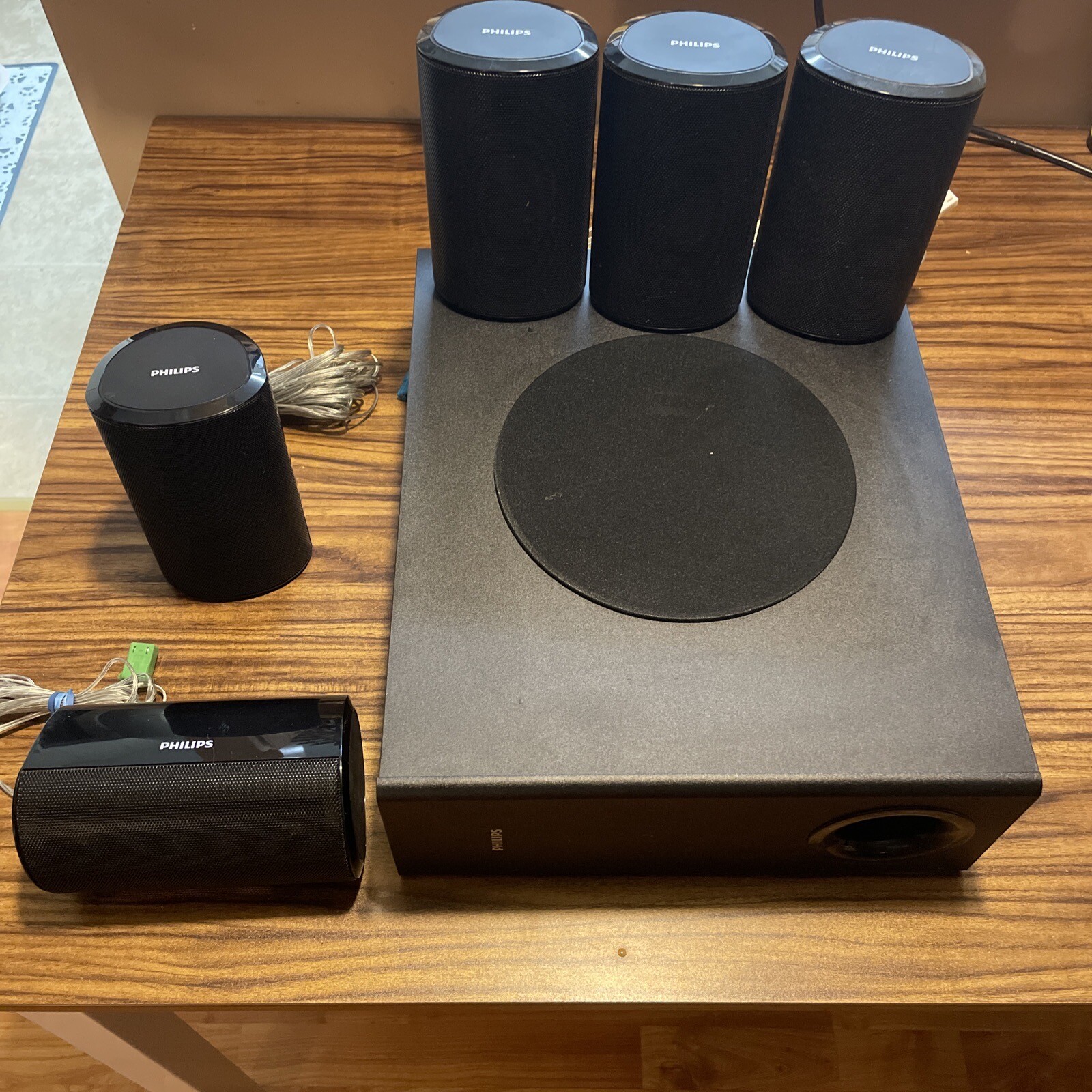 Philips Home Theater System Speakers HTS3251/F7 Surround System NO HEAD UNIT