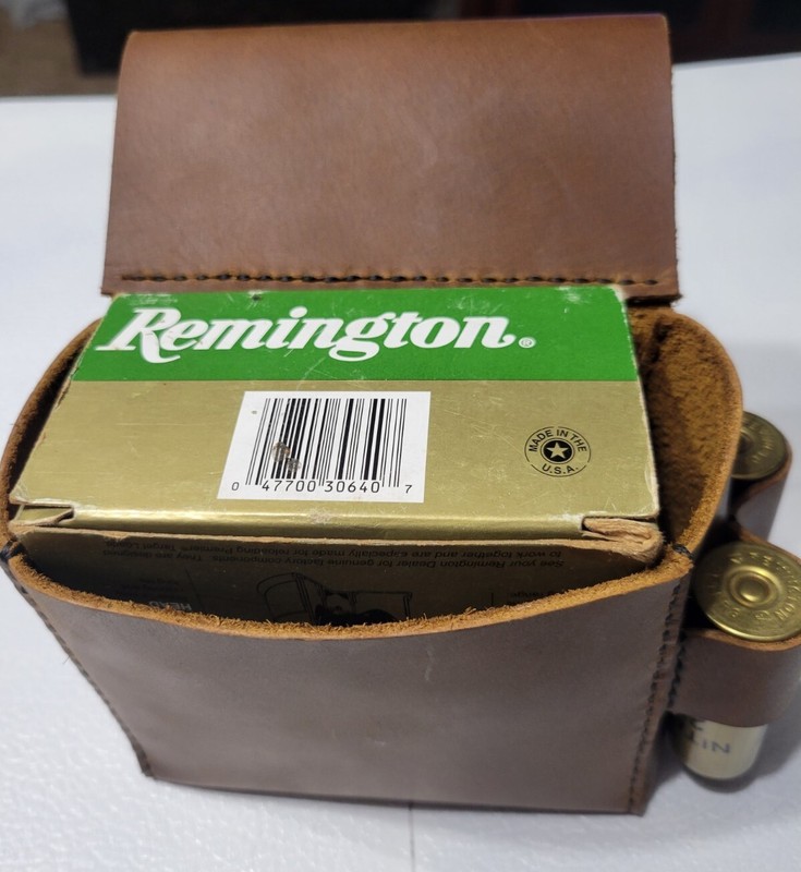 Trap shooting ammo pouch - Holds a box of 25