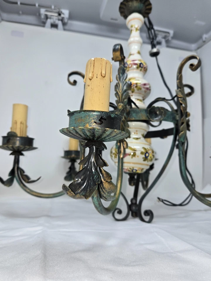 LÁMPARA DE TECHO VINTAGE DE METAL ENVEJECIDO Y CERÁMICA CAMPO 6 BRAZOS Foto 3 de 4