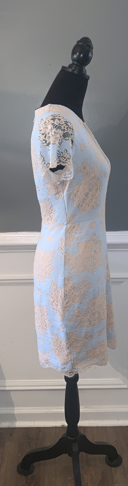 MAIN STRIP NWT peach stretch lace overlay bodycon dress size medium image 3