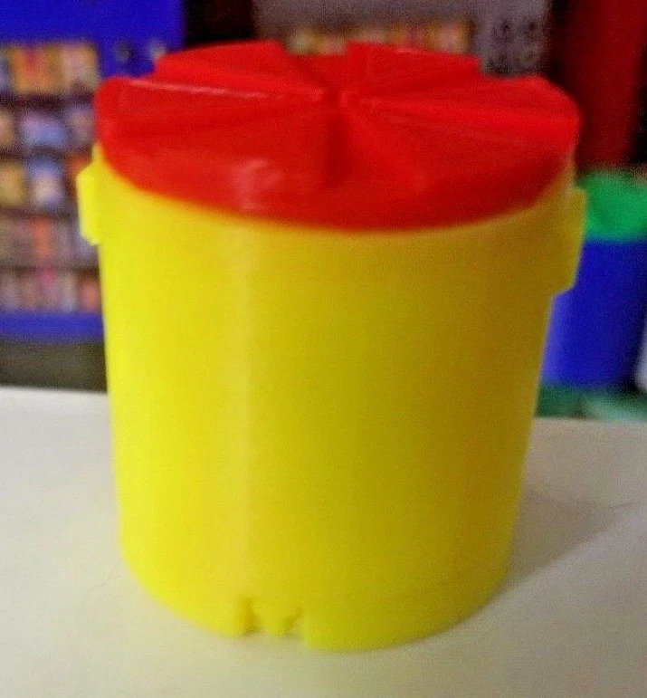 RC 1/10 Scale Bright Yellow Red Round Water Ice Cooler Rock Crawler Accessories - Image 2 of 4