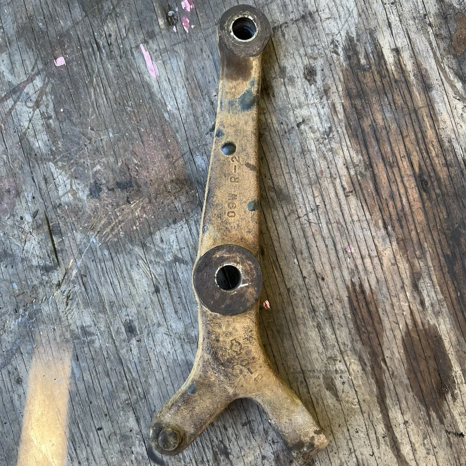 Nissan/Datsun 720 80-86 tracción trasera L/R nudillo de dirección OEM piezas originales usado Foto 2 de 4