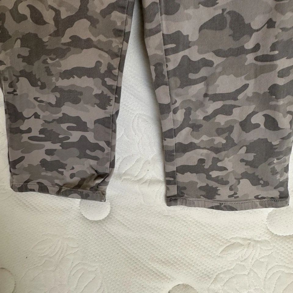 Belle Kim Gravel Comfy Casual Cute Fun Twill Pedal Pushers Grey Camo 12T Y217H - Image 4 of 4