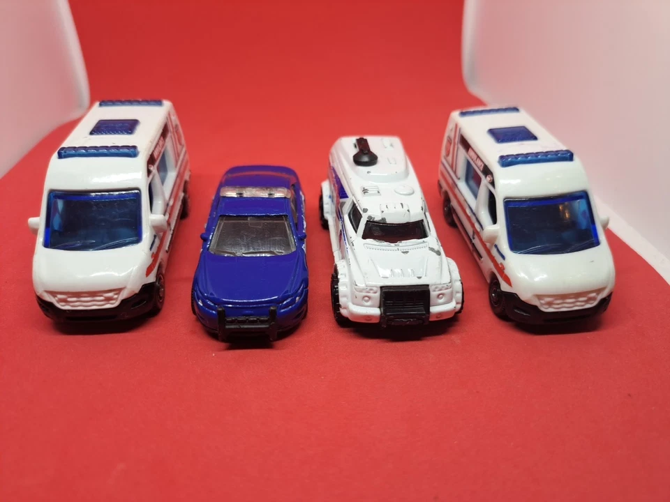 2 спичечных коробки Renault Master Ambulance Hot Wheels, Ford Interceptor и роботизированный грузовик - Изображение 3 из 4