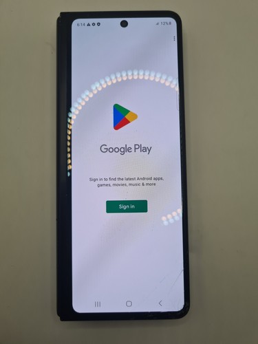 Samsung Galaxy Z Fold 3 5G 12/256GB - Middle Screen Faulty - Cracks on front - Picture 2 of 7