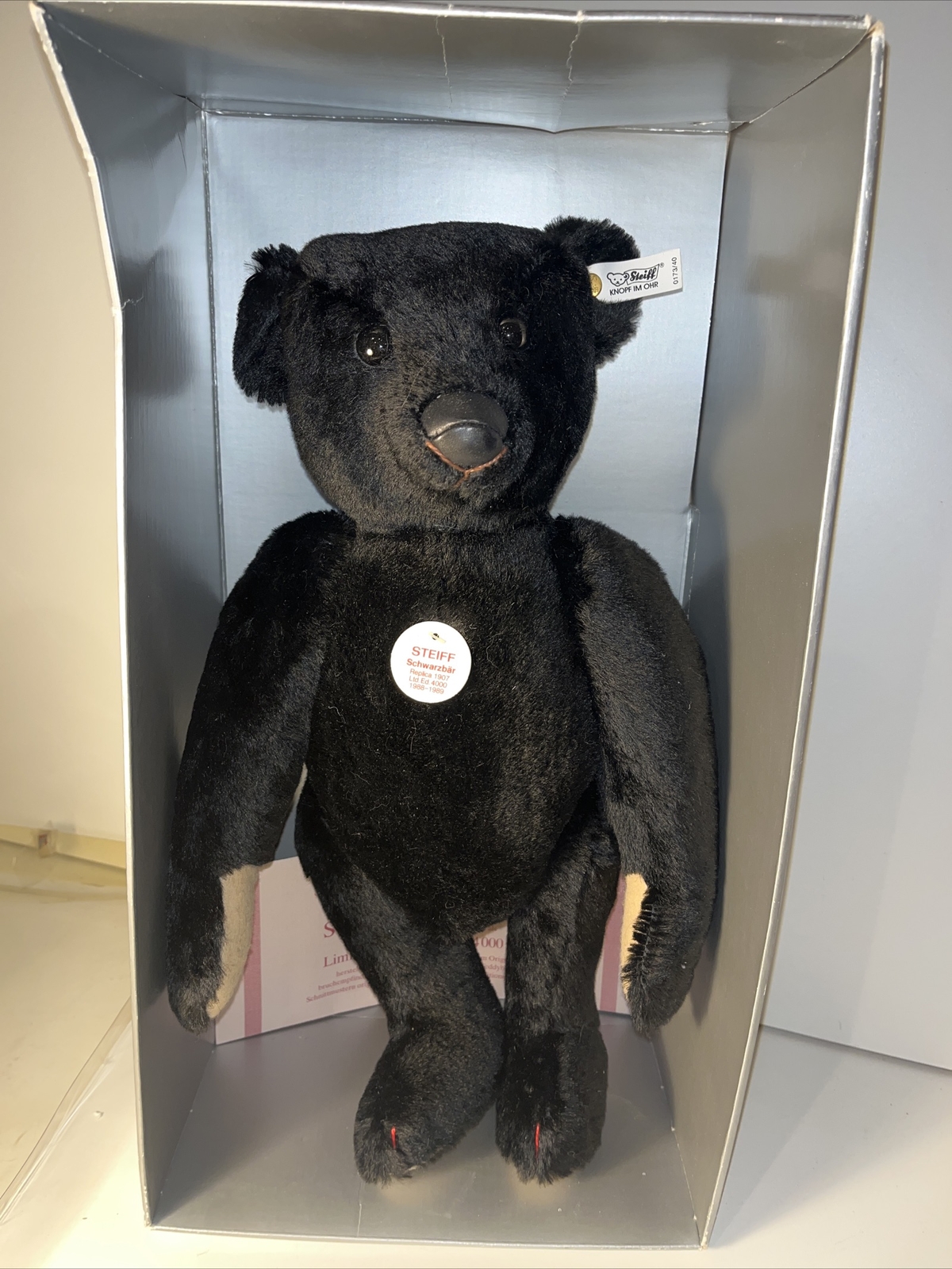 black steiff bear