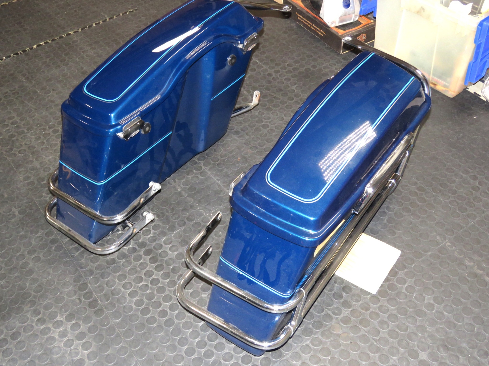 Genuine Harley Davidson Hard Saddlebags Complete 9913 Touring Blue eBay