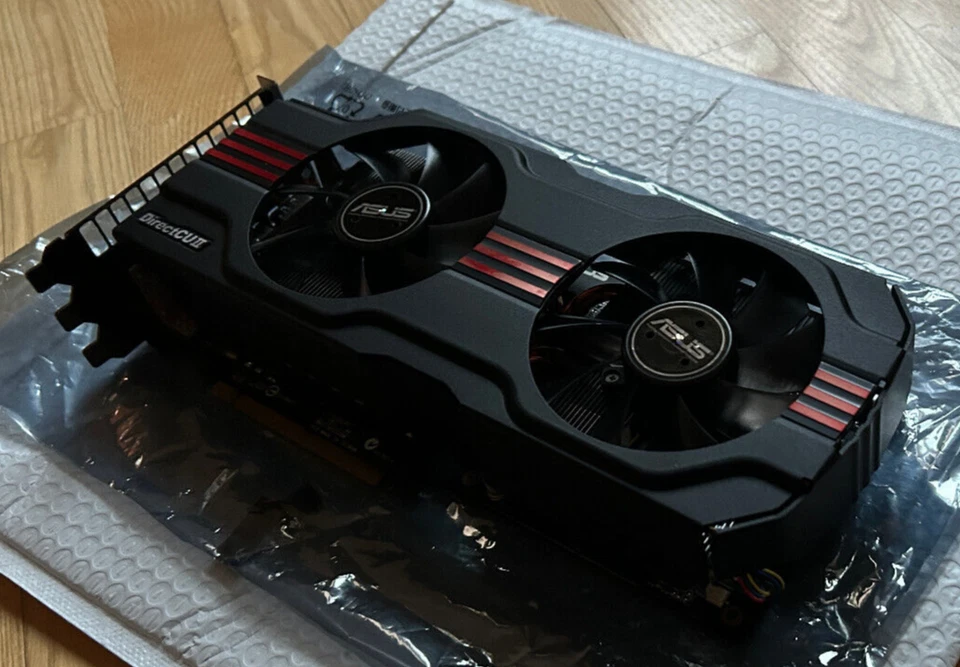 [Refurbished] ASUS GeForce GTX580 DirectCU II 1.5GB GDDR5 PCI-E Graphics Card - Image 3 of 4