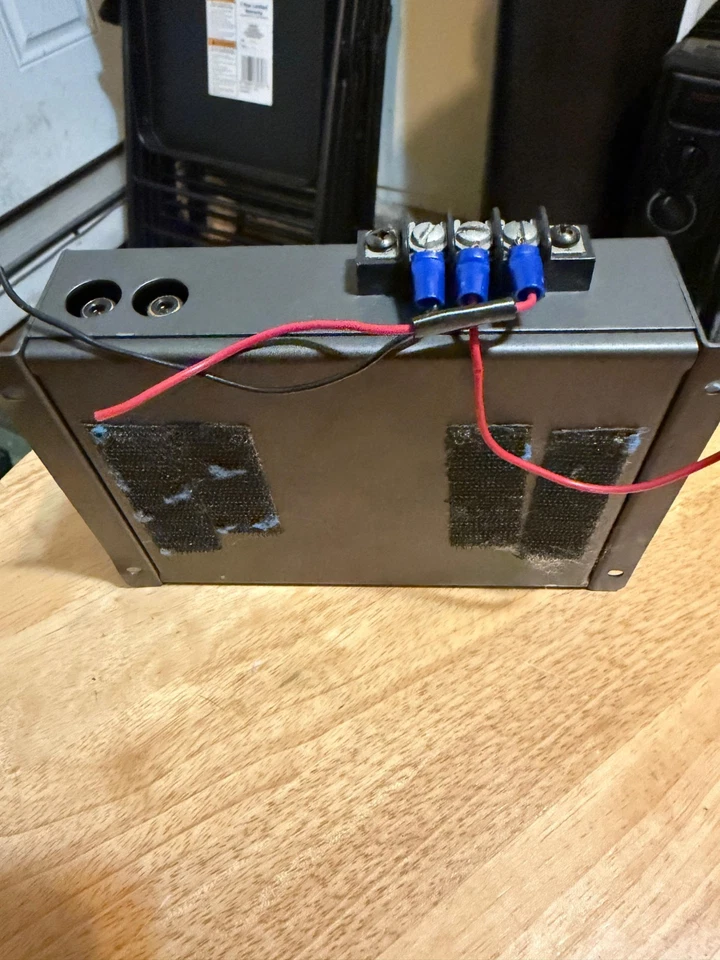 Old school AUDIO CONTROL 2xs crossover amplifier System - Image 4 of 4