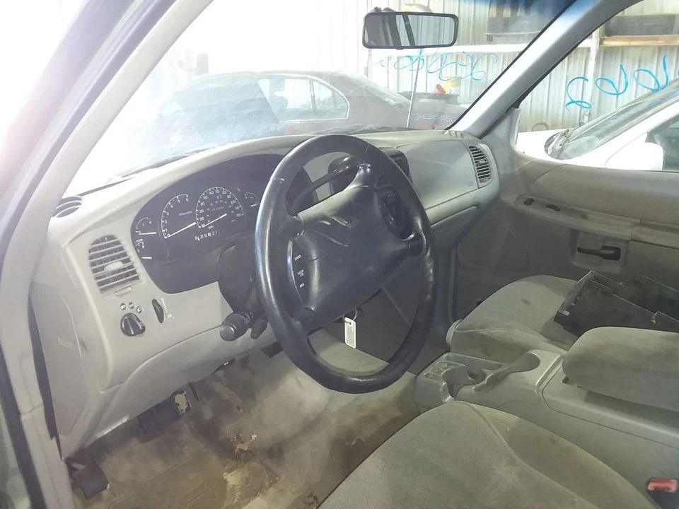 Windshield Glass Sport Trac Fits 95-05 EXPLORER 2078893 - Image 4 of 4