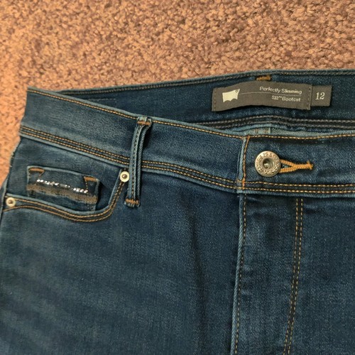 Levis Perfectly Slimming Boot Cut 512 Jeans Womens Size 12 Dark Wash Denim Pants - Picture 3 of 6