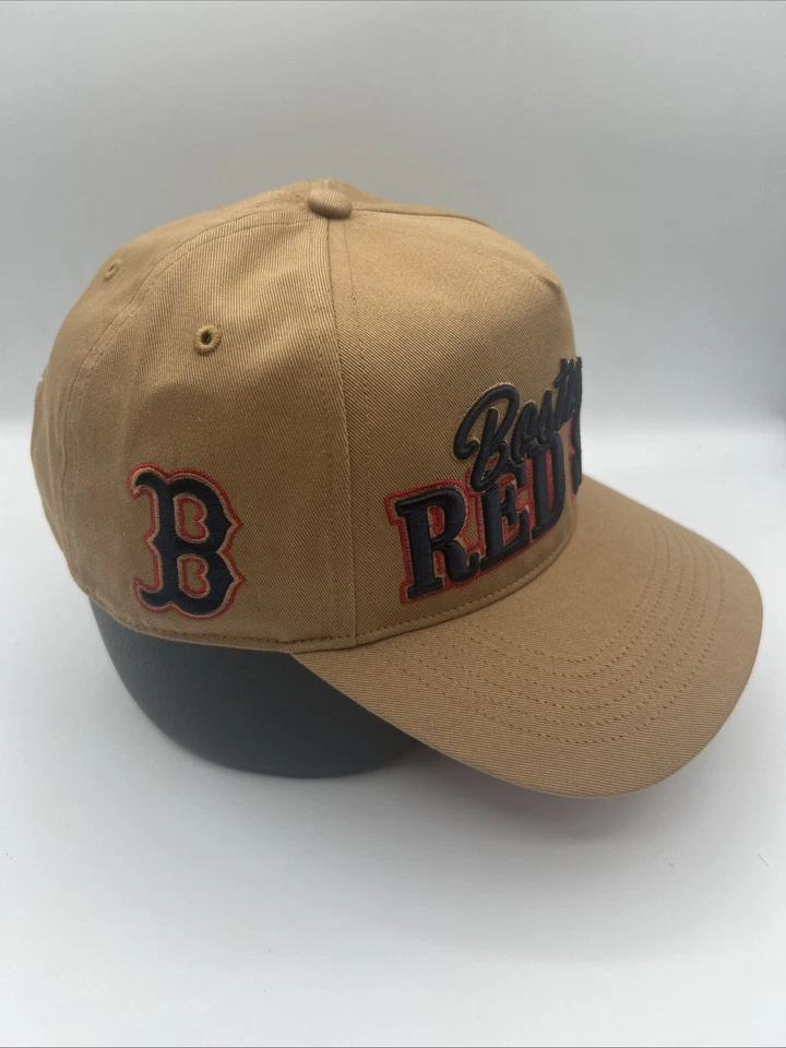 波士顿红袜队帽子 '47 品牌卡其色脚本拼写促销卡扣帽 H34 — 第 3/4 张图片