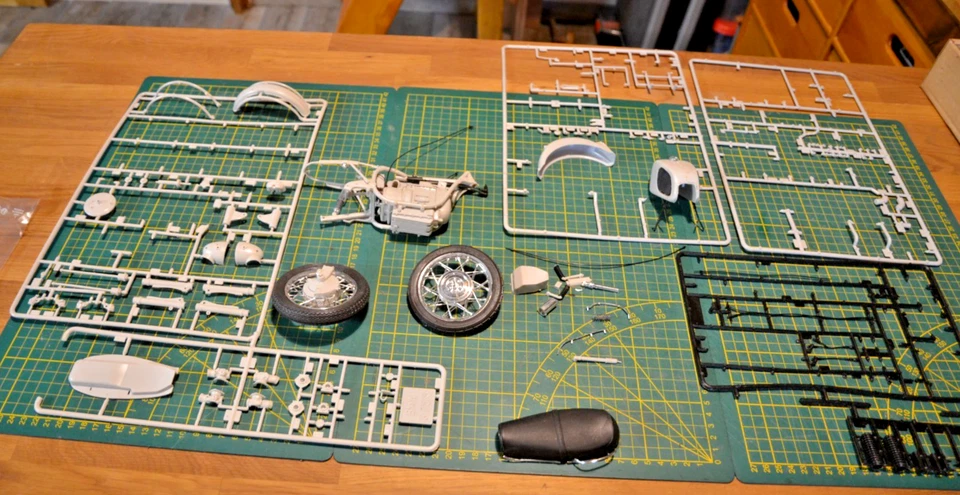 RARE MAQUETTE BMW R-75/5 HELLER 1/8 (lire l'annonce) - Photo 2/4