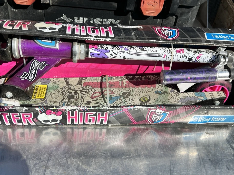©️ 2014 Monster High Kids Scooter Dynacraft Modelo 8002-14 Nuevo en caja Gen 1 “Polvo” Foto 2 de 4