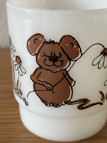 Vintage Hildi Fire King Milk Glass Mouse Daisy Coffee Cup Mug Anchor Hocking