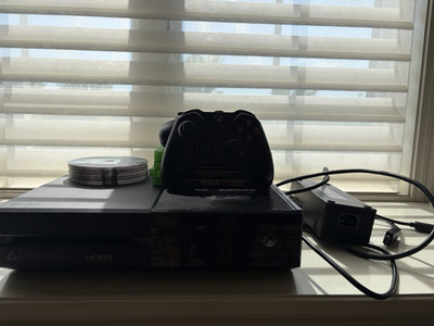 XBOX  One Console Bundle w/19 Games!, Full Testing and Reset for Optimality