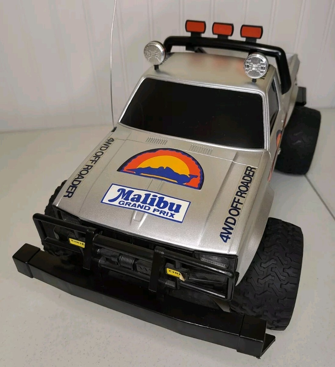 Nikko Malibu Prix Off Roader Toyota Hilux 4WD 4x4 Hi Remote