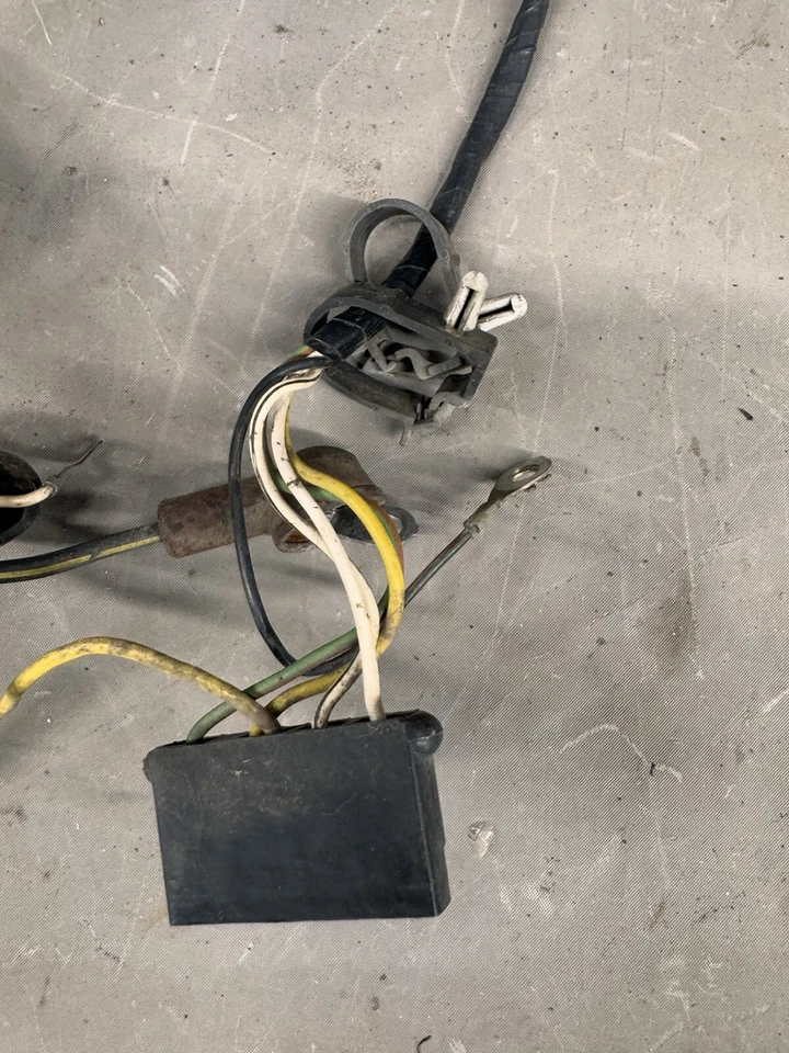 Arnés de cableado del alternador Ford Galaxie 1967 1968 bahía del motor regulador de voltaje equipo original Foto 2 de 4