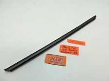 RIGHT REAR DOOR PANEL GLASS WINDOW TOP INNER INSIDE SEAL BELT STRIP RUBBER R RR