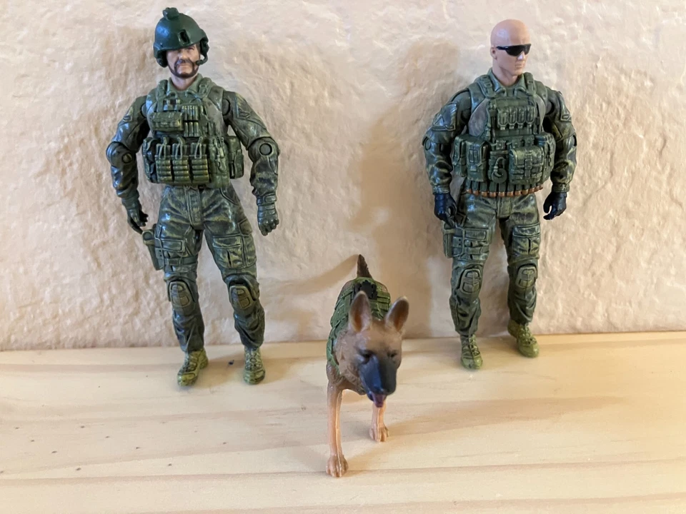 Figuras de ação Elite Force ARMY RANGER 1:18 com substituição de cachorro K9 - Imagem 3 de 4