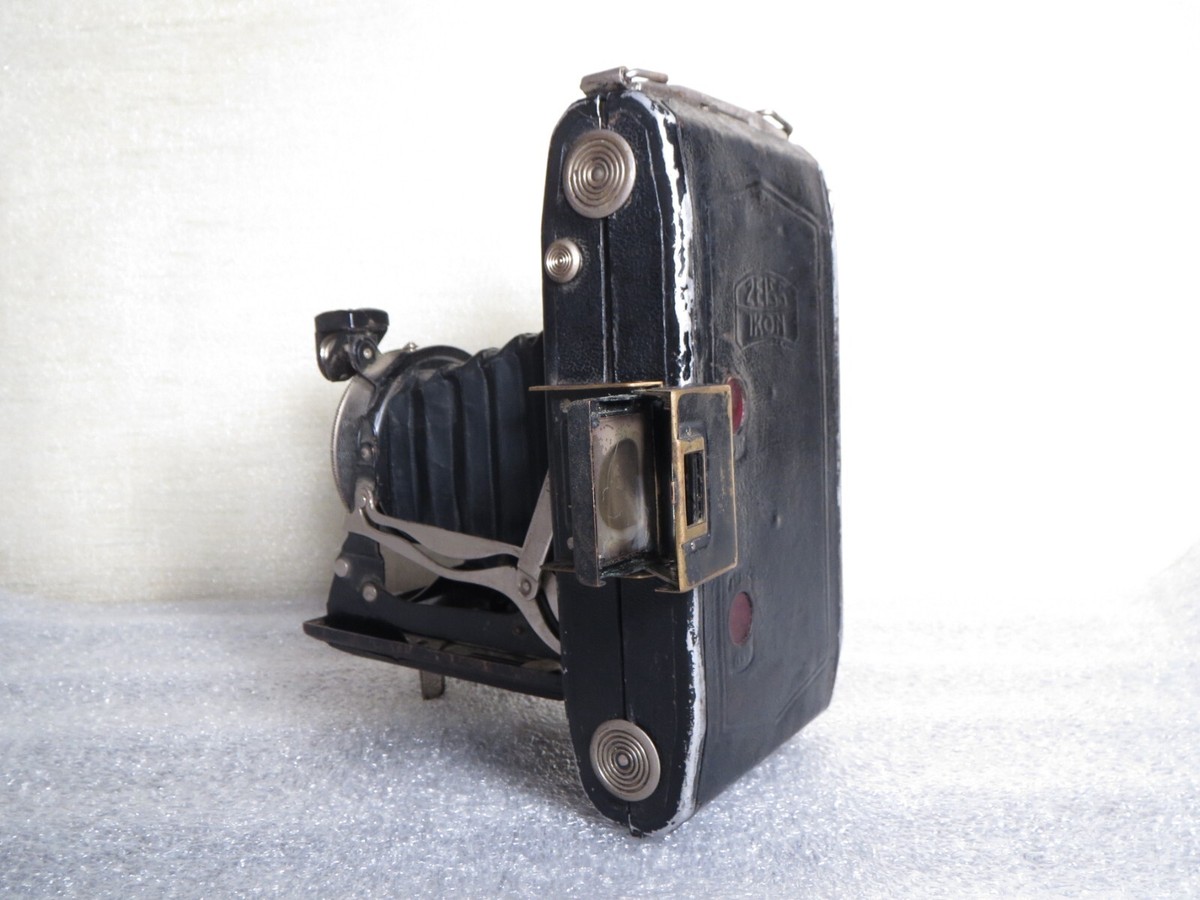 Camera Zeiss Ikon Ikonta 520/2. 1929-1937 year. The second