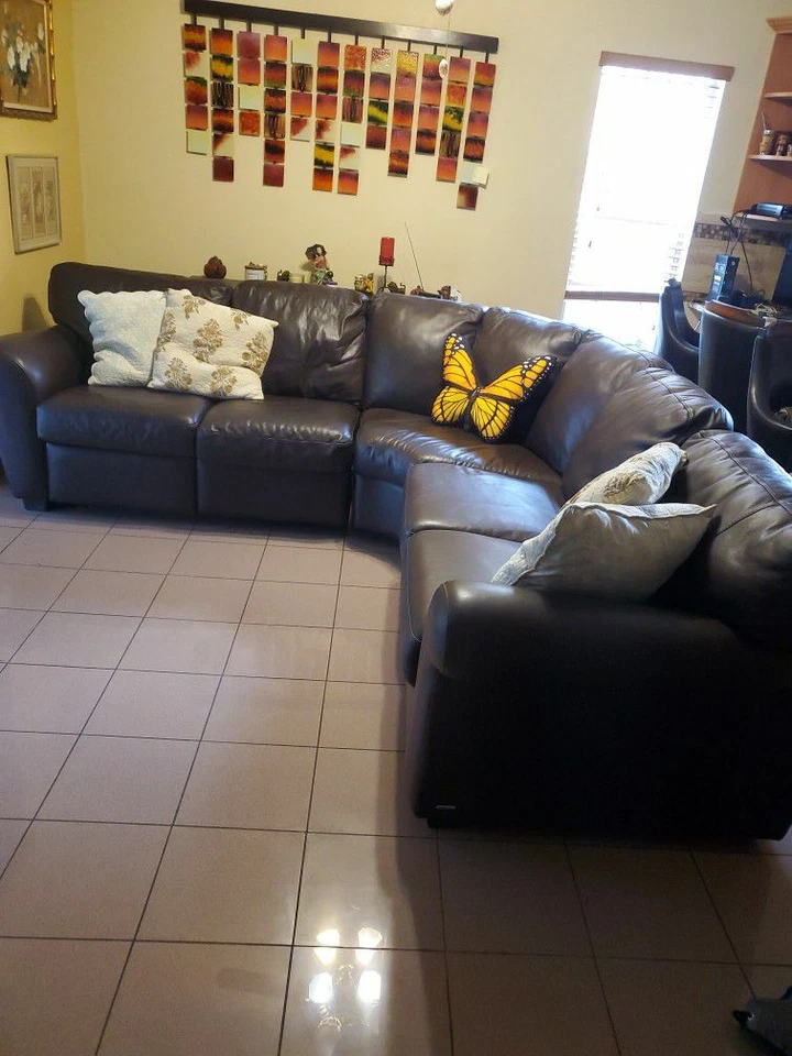 Juego de sofá reclinable de cuero genuino Natuzzi Foto 2 de 4