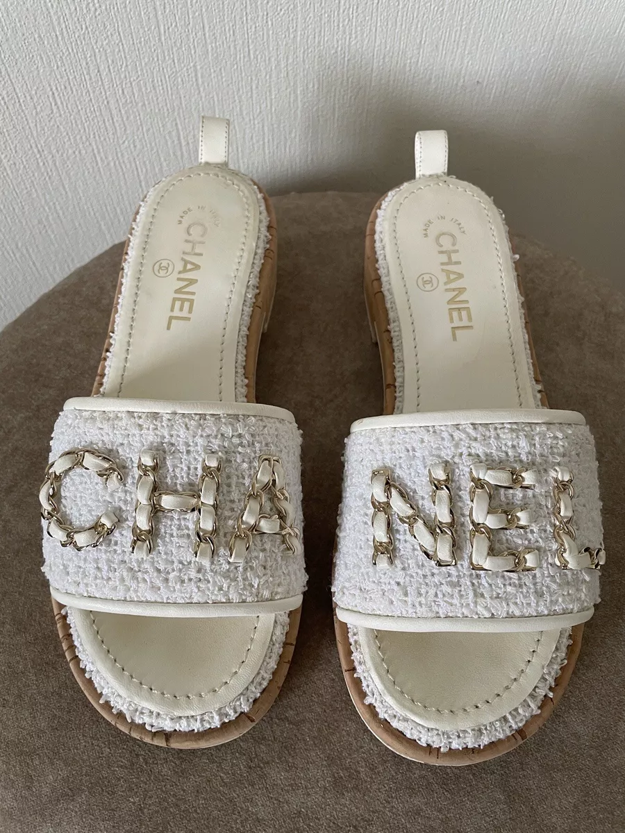 Pre-owned Chanel Tweed Mules In White