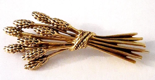 Vintage Flowers Lavender Bushel Pin Gold Tone Brooch Estate Costume Jewelry