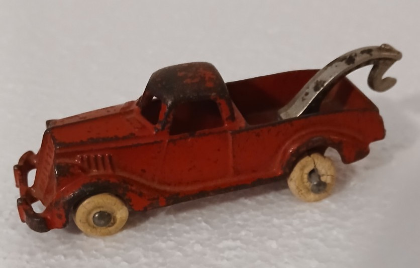 Antique Hubley 2284 Cast Iron Wrecker Tow Truck w/Hook