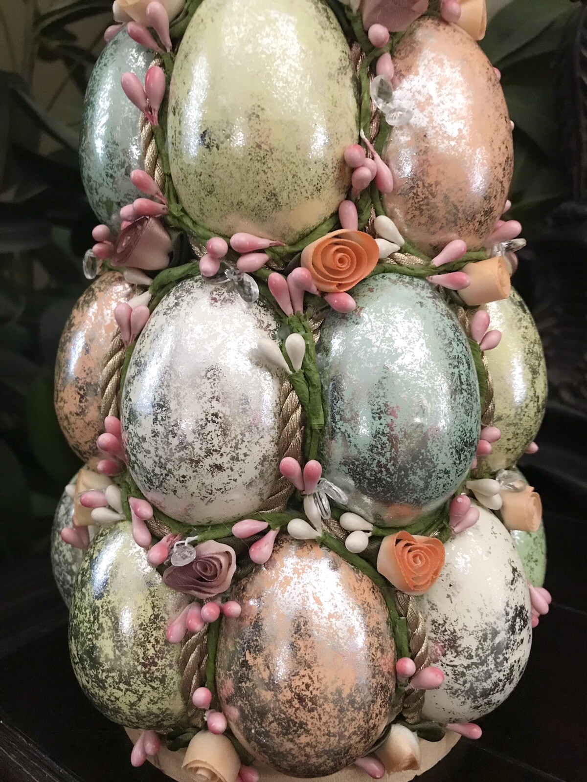 HANDMADE PASTEL SPECKLED EASTER EGGS WITH ROSES 18" TOPIARY TREE TABLE