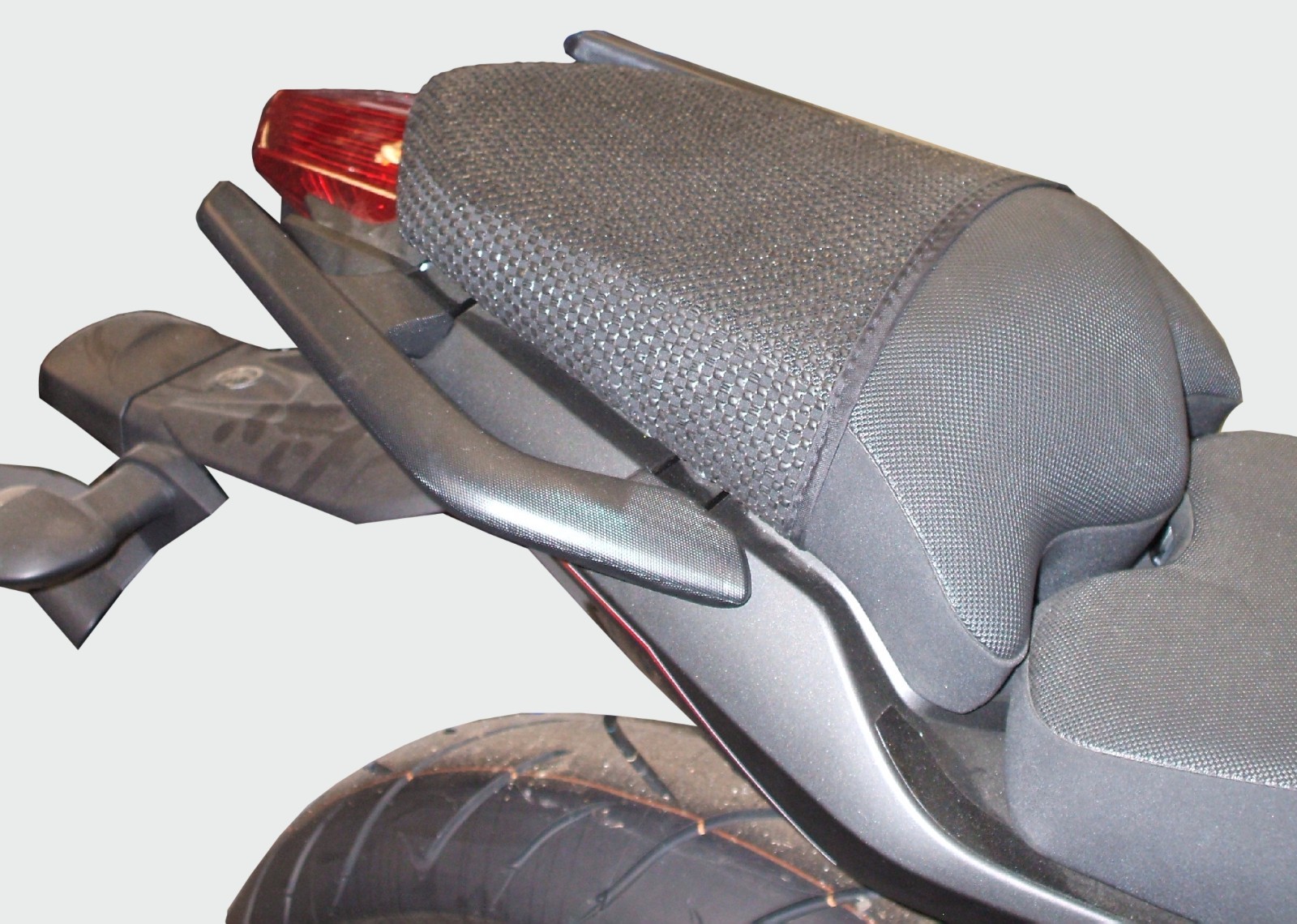 YAMAHA XJ6SP 20132015 TRIBOSEAT ANTISLIP PASSENGER SEAT COVER